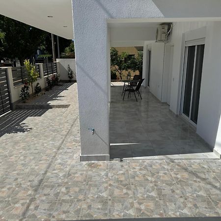 Adoniss Apartmentss Paralia Dionysiou Esterno foto