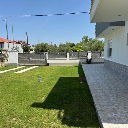 Adoniss Apartmentss Paralia Dionysiou Esterno foto