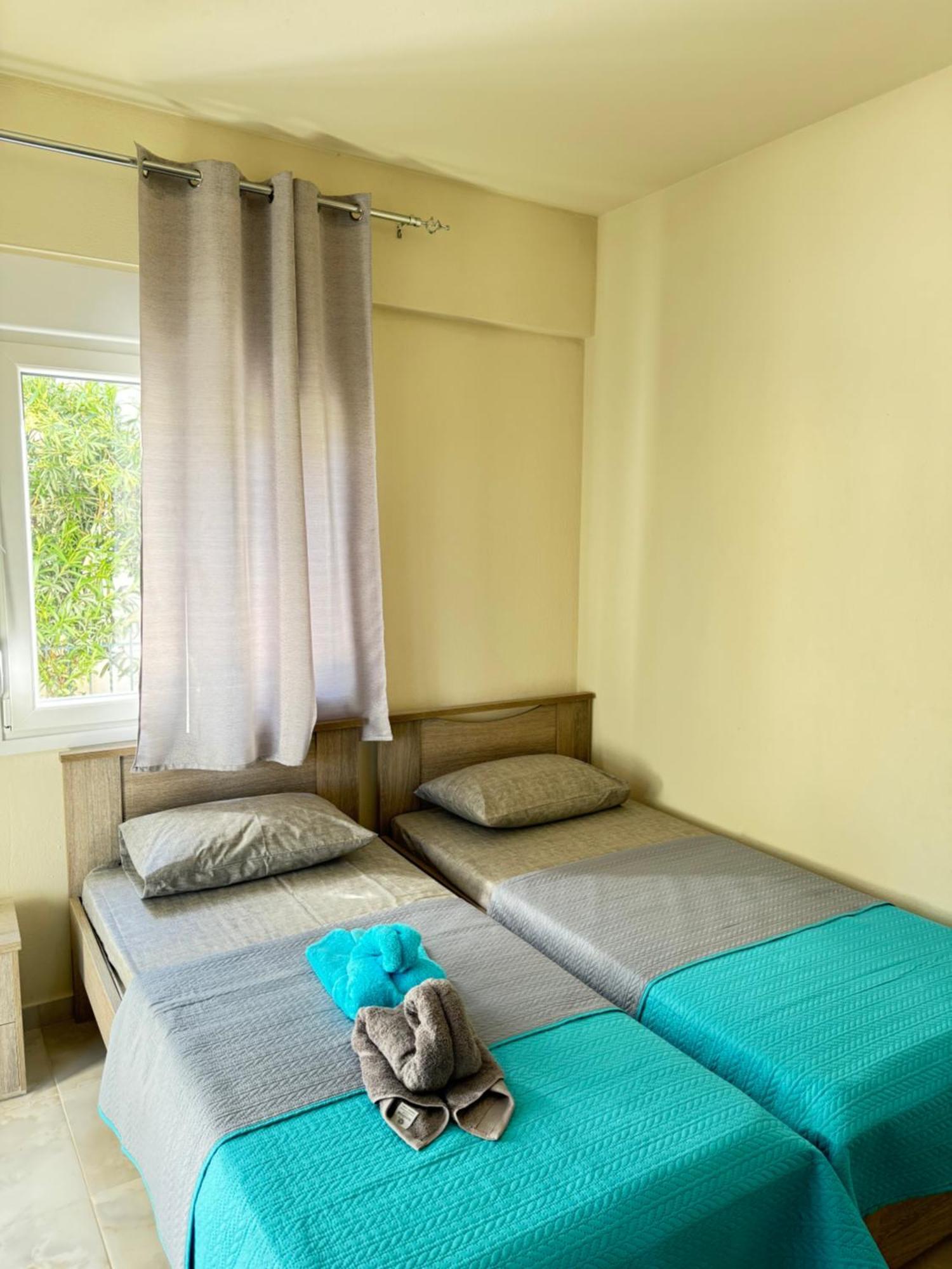 Adoniss Apartmentss Paralia Dionysiou Esterno foto